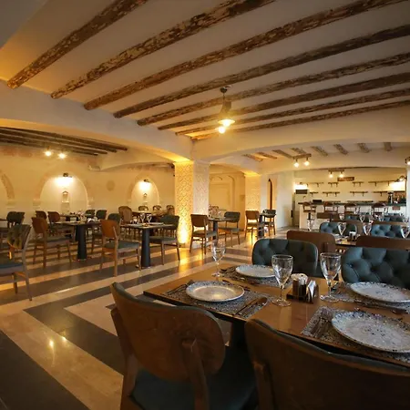 Hotel Raymar 4*